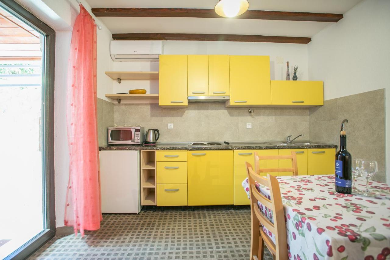 Garden Apartment Hotel Split Room photo